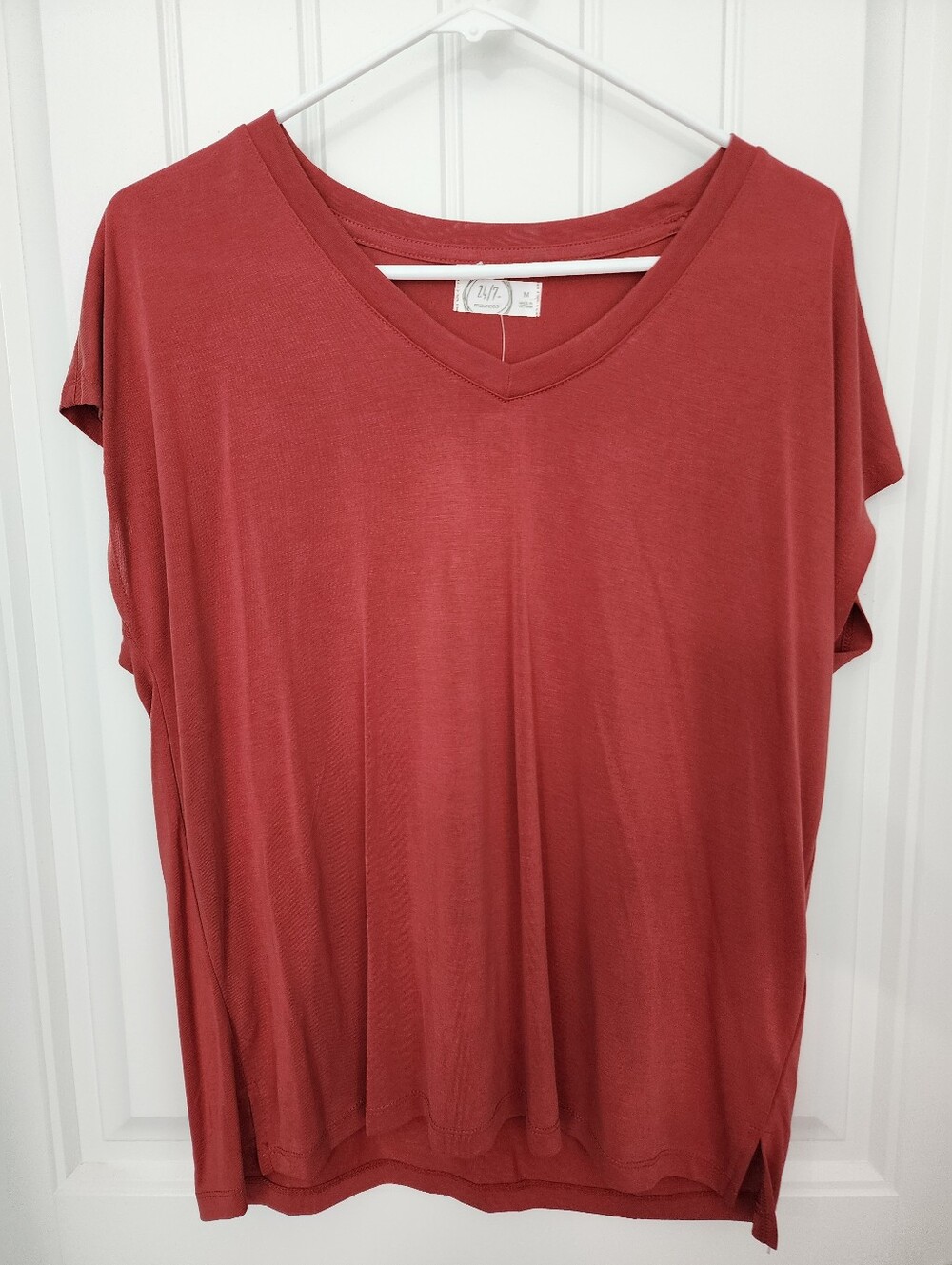 NEW! Maurices 24/7 Short Sleeve V-Neck Oversized Tee in Rust Red, Size Medium